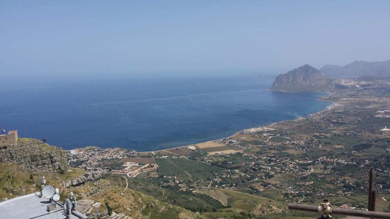 Апартаменты Sole E Fiori Di Sicilia Вальдериче Экстерьер фото
